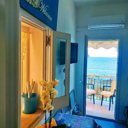 Casa Adriana Fronte Mare Apartment Монополи Екстериор снимка