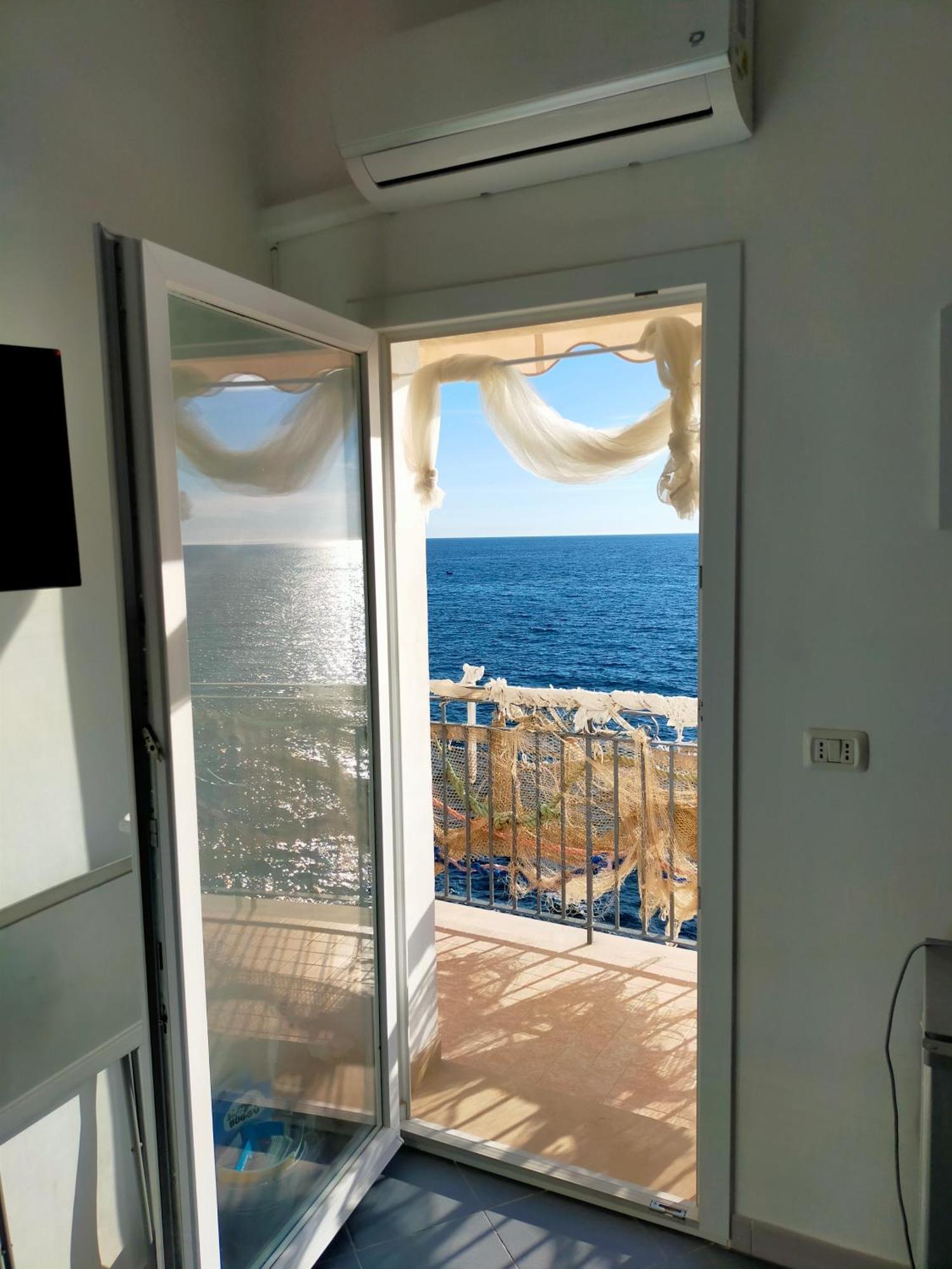 Casa Adriana Fronte Mare Apartment Монополи Екстериор снимка