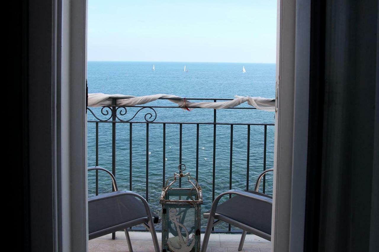 Casa Adriana Fronte Mare Apartment Монополи Екстериор снимка