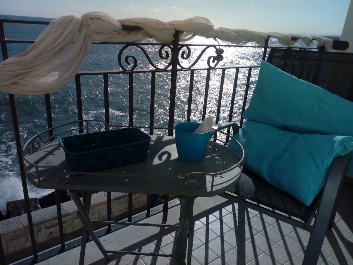 Casa Adriana Fronte Mare Apartment Монополи Екстериор снимка